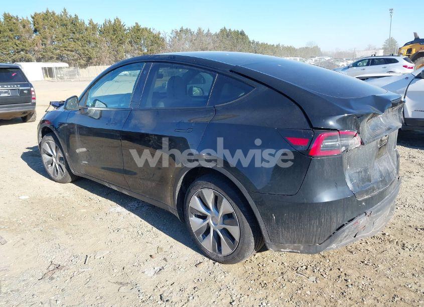 Photo 3 of 2023 Tesla Model Y AWD/LONG RANGE DUAL MOTOR ALL-WHEEL DRIVE (VIN 7SAYGAEE0PF646470)