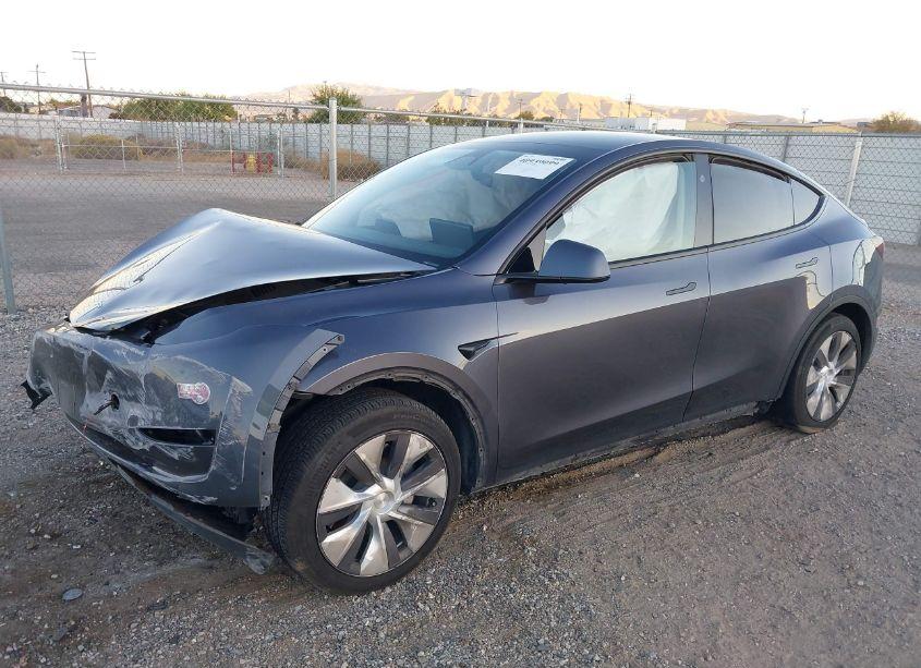 Photo 2 of 2023 Tesla Model Y AWD/LONG RANGE DUAL MOTOR ALL-WHEEL DRIVE (VIN 7SAYGAEE0PF907791)