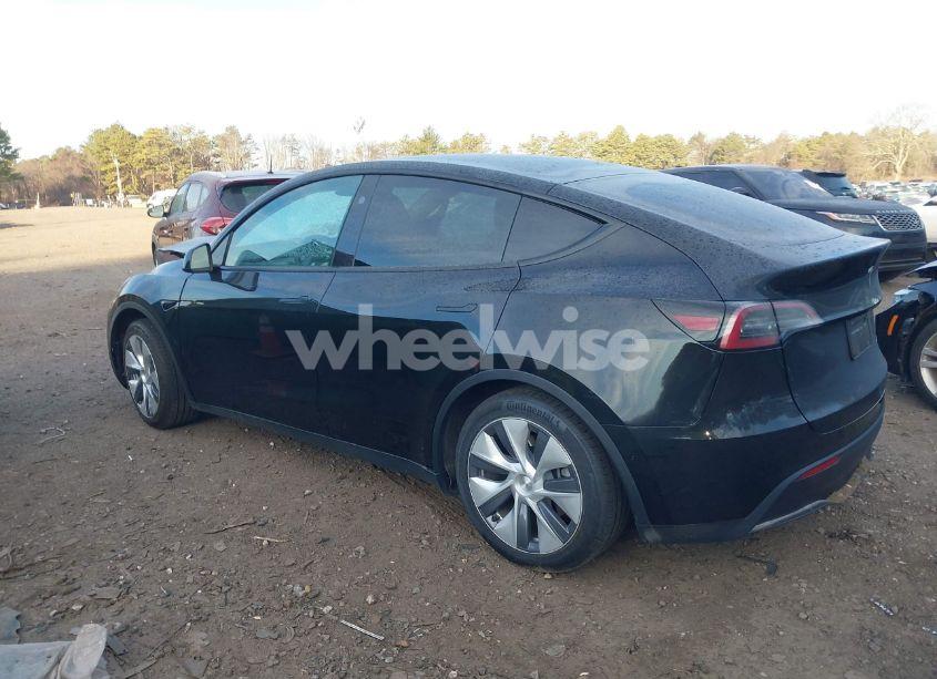 Photo 13 of 2023 Tesla Model Y AWD/LONG RANGE DUAL MOTOR ALL-WHEEL DRIVE (VIN 7SAYGAEE0PF927331)