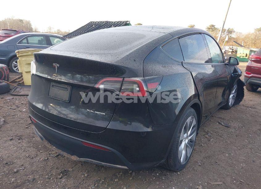 Photo 4 of 2023 Tesla Model Y AWD/LONG RANGE DUAL MOTOR ALL-WHEEL DRIVE (VIN 7SAYGAEE0PF927331)