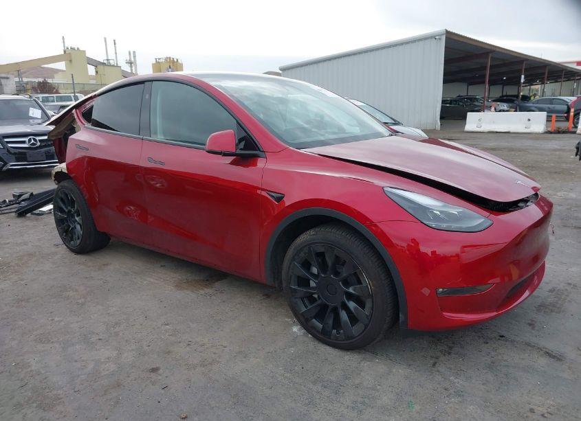2024 Tesla Model Y LONG RANGE DUAL MOTOR ALL-WHEEL DRIVE (VIN 7SAYGAEE0RF017553) main photo