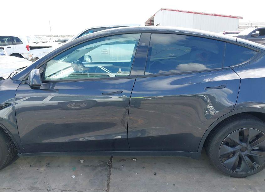 Photo 15 of 2024 Tesla Model Y LONG RANGE DUAL MOTOR ALL-WHEEL DRIVE (VIN 7SAYGAEE0RF104028)