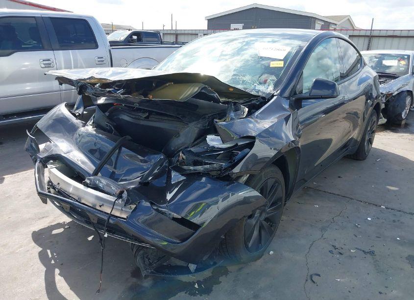 Photo 2 of 2024 Tesla Model Y LONG RANGE DUAL MOTOR ALL-WHEEL DRIVE (VIN 7SAYGAEE0RF104028)