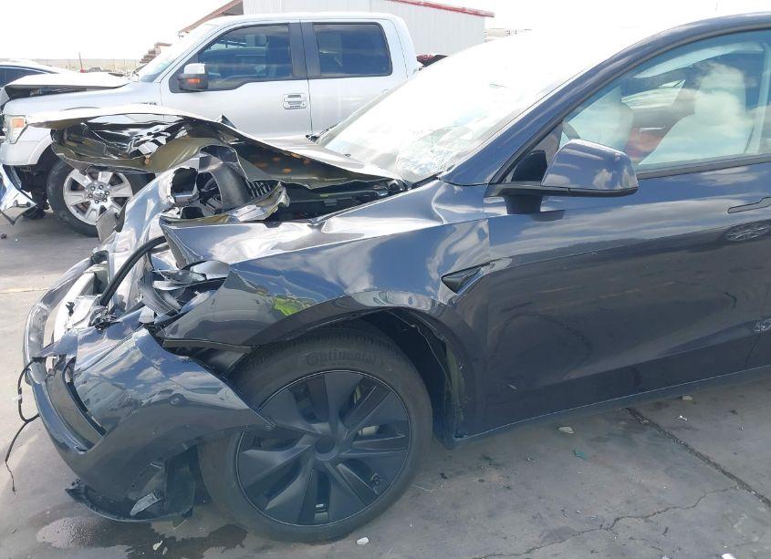 Photo 21 of 2024 Tesla Model Y LONG RANGE DUAL MOTOR ALL-WHEEL DRIVE (VIN 7SAYGAEE0RF104028)
