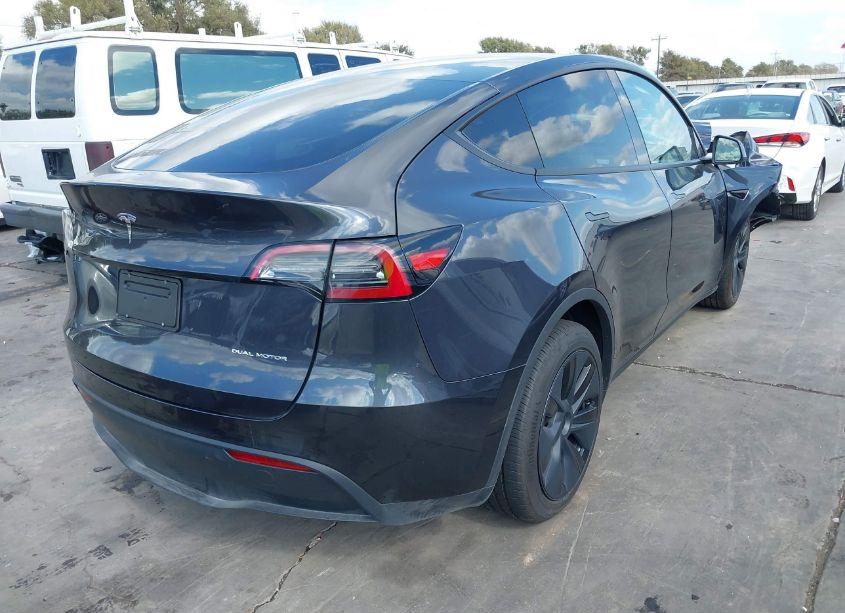 Photo 4 of 2024 Tesla Model Y LONG RANGE DUAL MOTOR ALL-WHEEL DRIVE (VIN 7SAYGAEE0RF104028)