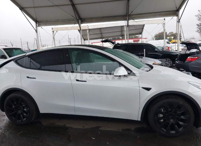 Photo 13 of 2025 Tesla Model Y LONG RANGE DUAL MOTOR ALL-WHEEL DRIVE (VIN 7SAYGAEE0SF266764)