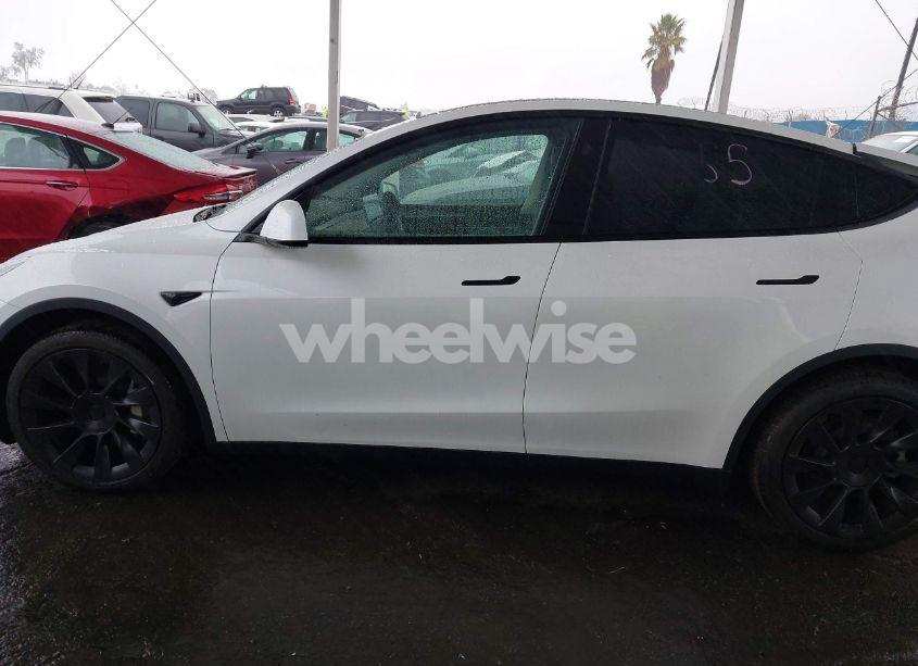 Photo 14 of 2025 Tesla Model Y LONG RANGE DUAL MOTOR ALL-WHEEL DRIVE (VIN 7SAYGAEE0SF266764)