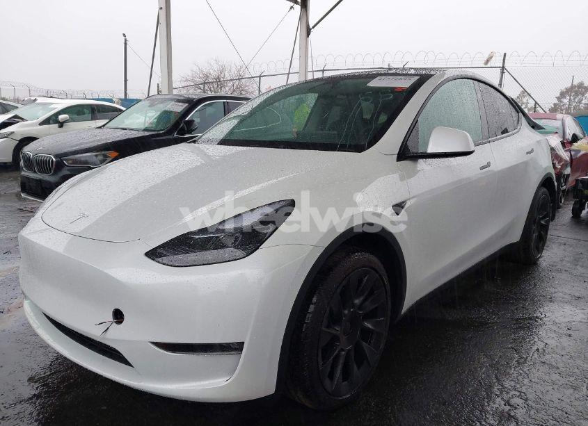 Photo 2 of 2025 Tesla Model Y LONG RANGE DUAL MOTOR ALL-WHEEL DRIVE (VIN 7SAYGAEE0SF266764)