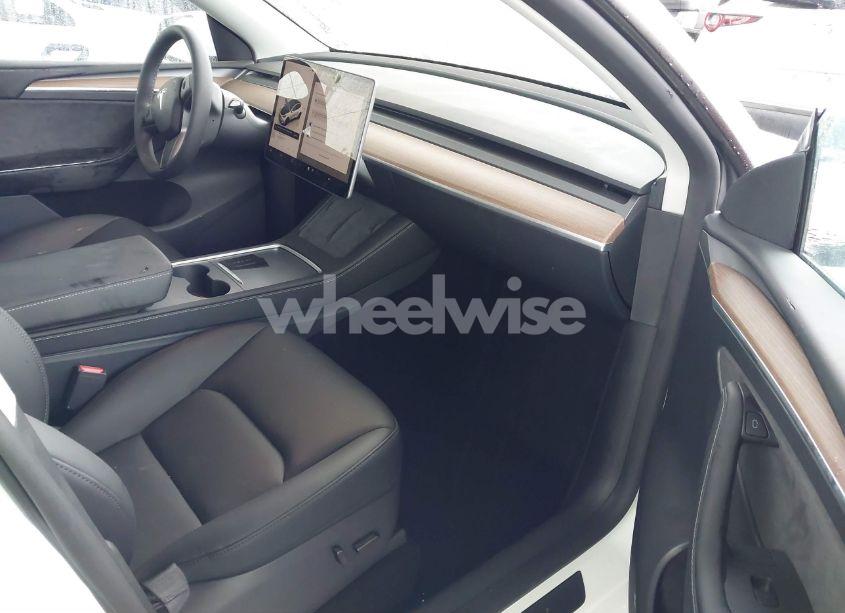 Photo 5 of 2025 Tesla Model Y LONG RANGE DUAL MOTOR ALL-WHEEL DRIVE (VIN 7SAYGAEE0SF266764)