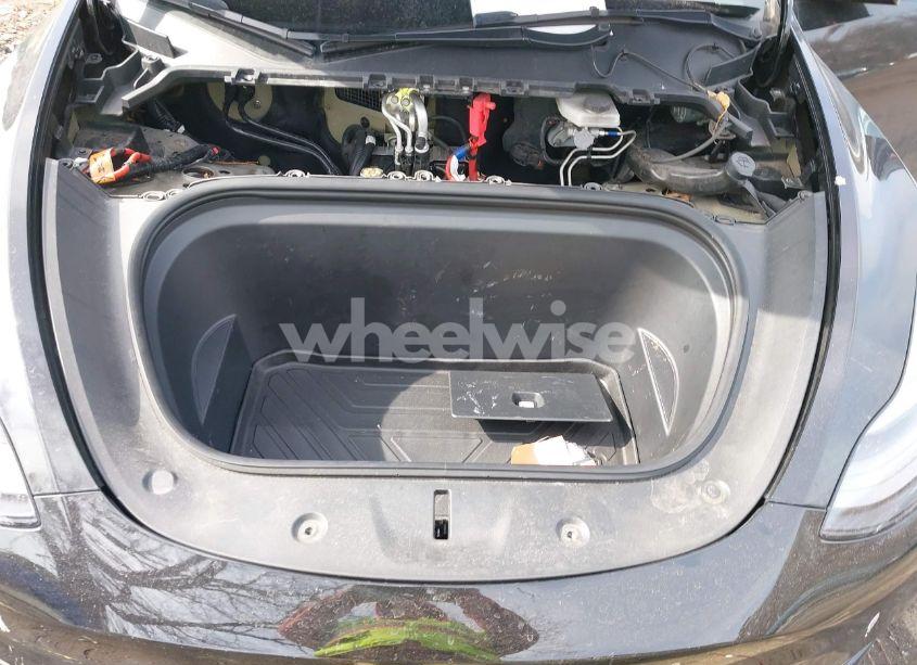 Photo 10 of 2022 Tesla Model Y LONG RANGE DUAL MOTOR ALL-WHEEL DRIVE (VIN 7SAYGAEE1NF364514)