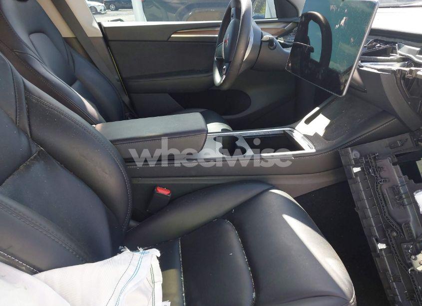 Photo 5 of 2023 Tesla Model Y AWD/LONG RANGE DUAL MOTOR ALL-WHEEL DRIVE (VIN 7SAYGAEE1PF665934)