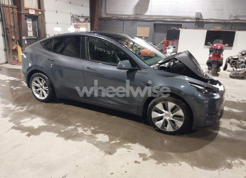 2023 Tesla Model Y AWD/LONG RANGE DUAL MOTOR ALL-WHEEL DRIVE (VIN 7SAYGAEE1PF674004) main photo