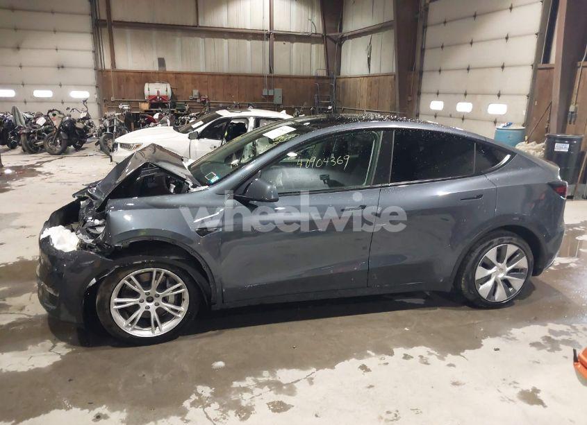 Photo 14 of 2023 Tesla Model Y AWD/LONG RANGE DUAL MOTOR ALL-WHEEL DRIVE (VIN 7SAYGAEE1PF674004)
