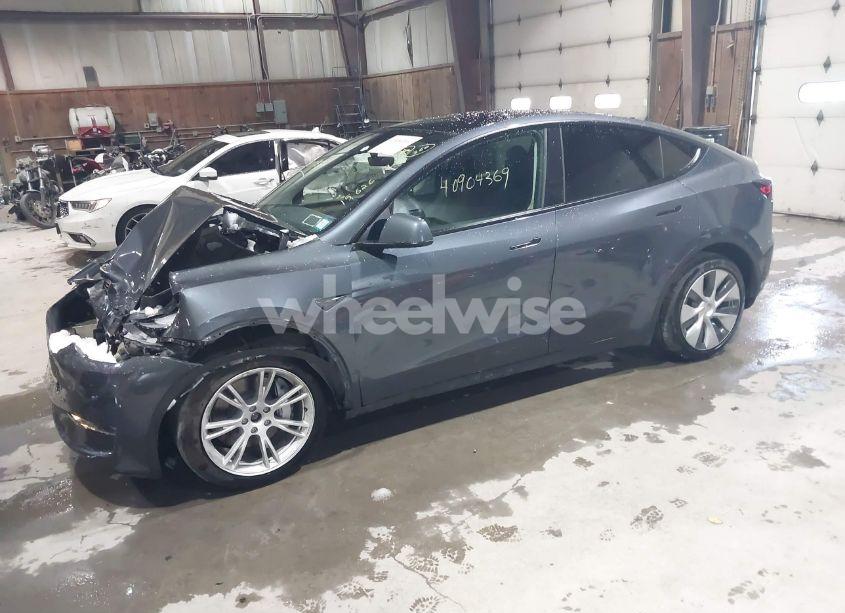 Photo 2 of 2023 Tesla Model Y AWD/LONG RANGE DUAL MOTOR ALL-WHEEL DRIVE (VIN 7SAYGAEE1PF674004)