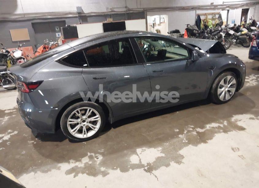 Photo 4 of 2023 Tesla Model Y AWD/LONG RANGE DUAL MOTOR ALL-WHEEL DRIVE (VIN 7SAYGAEE1PF674004)