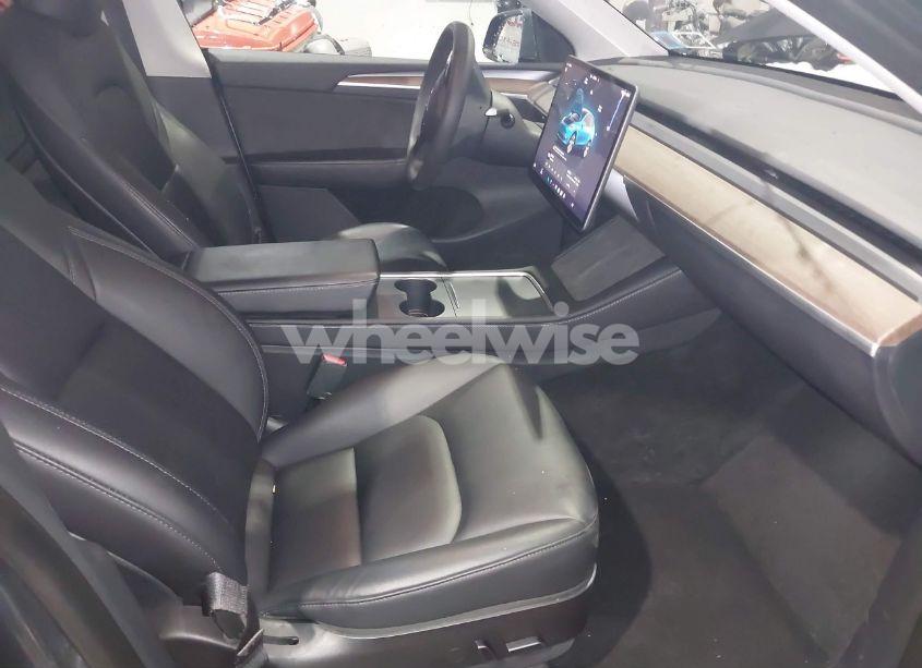 Photo 5 of 2023 Tesla Model Y AWD/LONG RANGE DUAL MOTOR ALL-WHEEL DRIVE (VIN 7SAYGAEE1PF674004)