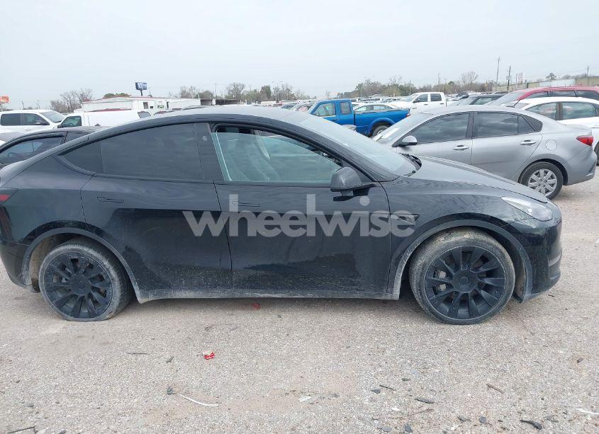 Photo 12 of 2023 Tesla Model Y AWD/LONG RANGE DUAL MOTOR ALL-WHEEL DRIVE (VIN 7SAYGAEE1PF806310)