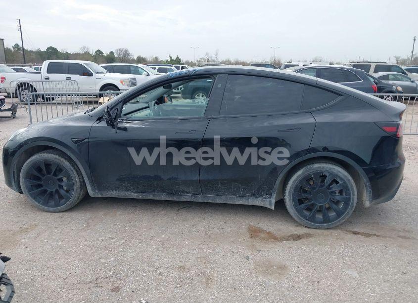 Photo 13 of 2023 Tesla Model Y AWD/LONG RANGE DUAL MOTOR ALL-WHEEL DRIVE (VIN 7SAYGAEE1PF806310)