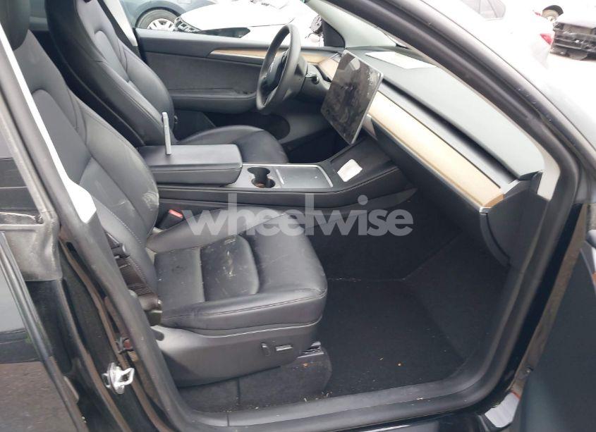 Photo 5 of 2023 Tesla Model Y AWD/LONG RANGE DUAL MOTOR ALL-WHEEL DRIVE (VIN 7SAYGAEE1PF806310)