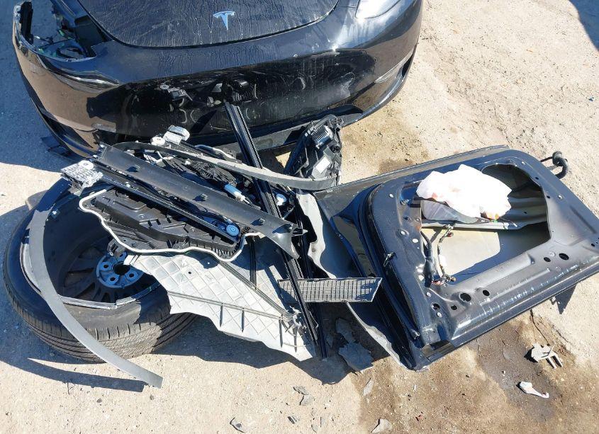 Photo 11 of 2023 Tesla Model Y AWD/LONG RANGE DUAL MOTOR ALL-WHEEL DRIVE (VIN 7SAYGAEE1PF837301)