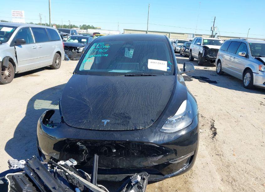 Photo 12 of 2023 Tesla Model Y AWD/LONG RANGE DUAL MOTOR ALL-WHEEL DRIVE (VIN 7SAYGAEE1PF837301)