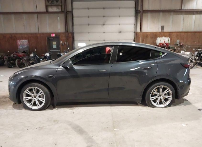 Photo 14 of 2024 Tesla Model Y LONG RANGE DUAL MOTOR ALL-WHEEL DRIVE (VIN 7SAYGAEE1RF037181)