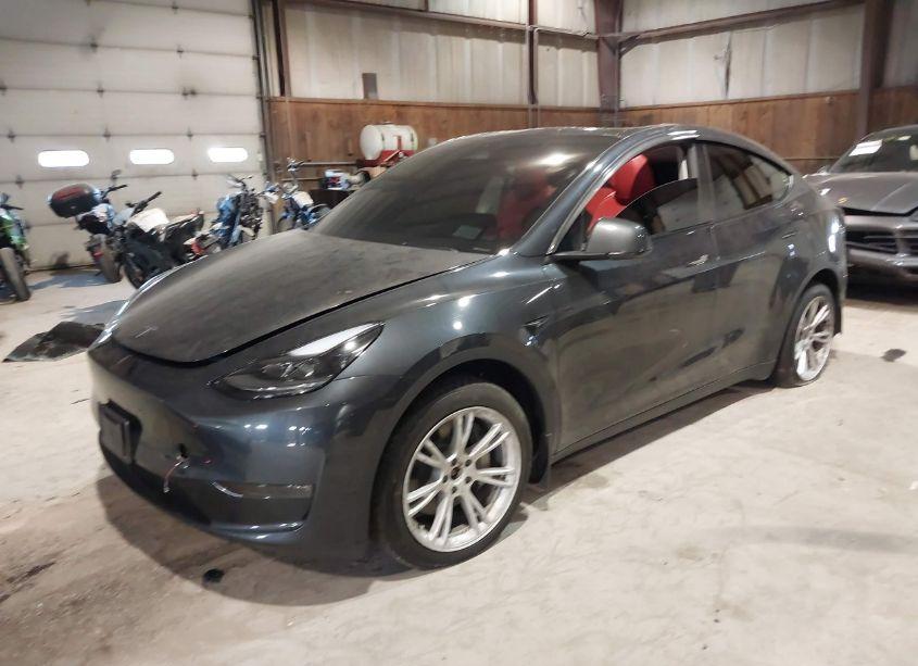 Photo 2 of 2024 Tesla Model Y LONG RANGE DUAL MOTOR ALL-WHEEL DRIVE (VIN 7SAYGAEE1RF037181)