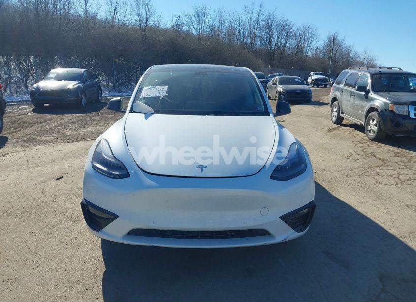 Photo 12 of 2022 Tesla Model Y LONG RANGE DUAL MOTOR ALL-WHEEL DRIVE (VIN 7SAYGAEE2NF550692)