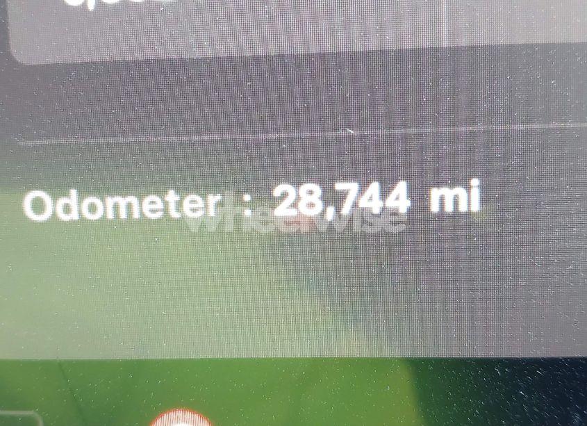 Photo 15 of 2022 Tesla Model Y LONG RANGE DUAL MOTOR ALL-WHEEL DRIVE (VIN 7SAYGAEE2NF550692)