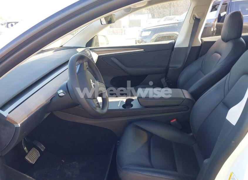 Photo 5 of 2022 Tesla Model Y LONG RANGE DUAL MOTOR ALL-WHEEL DRIVE (VIN 7SAYGAEE2NF550692)