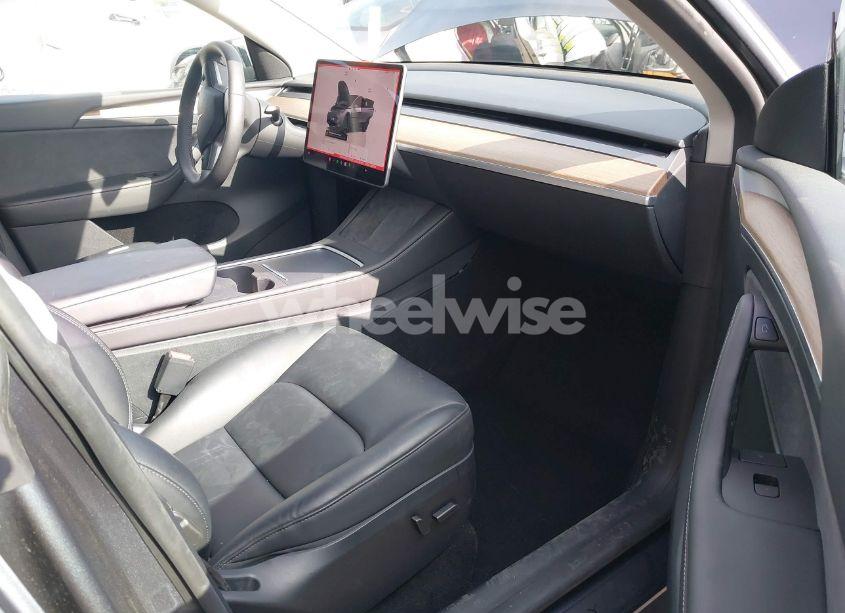 Photo 5 of 2023 Tesla Model Y AWD/LONG RANGE DUAL MOTOR ALL-WHEEL DRIVE (VIN 7SAYGAEE2PF851031)