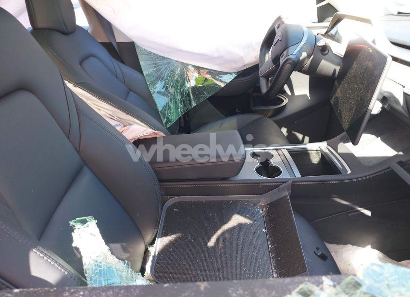 Photo 5 of 2023 Tesla Model Y AWD/LONG RANGE DUAL MOTOR ALL-WHEEL DRIVE (VIN 7SAYGAEE2PF898592)