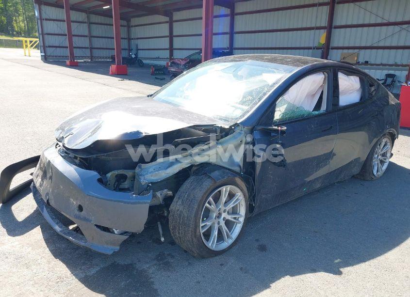 Photo 6 of 2023 Tesla Model Y AWD/LONG RANGE DUAL MOTOR ALL-WHEEL DRIVE (VIN 7SAYGAEE2PF898592)