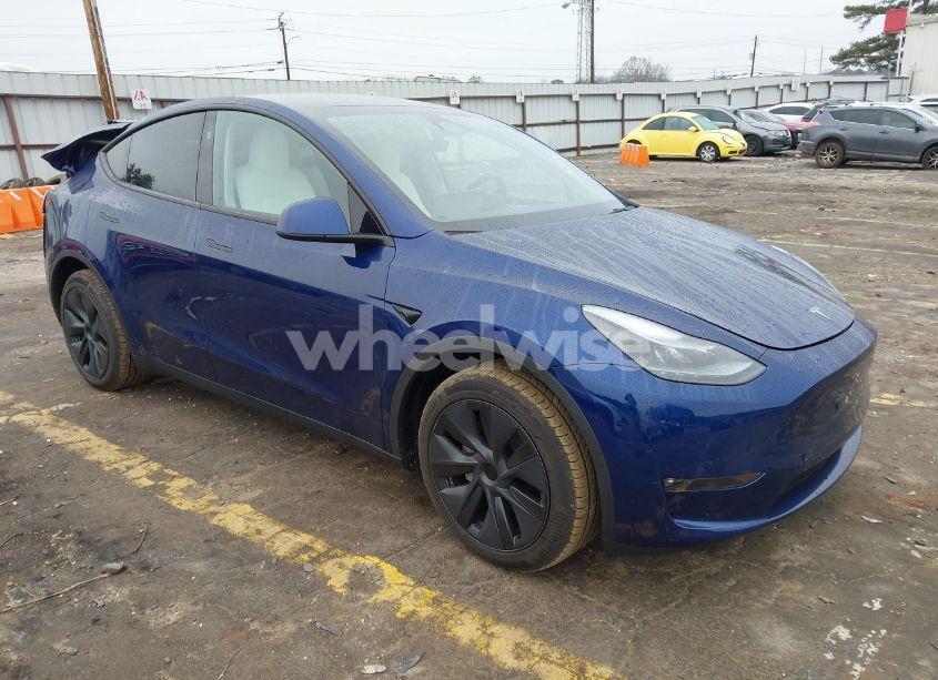 2024 Tesla Model Y LONG RANGE DUAL MOTOR ALL-WHEEL DRIVE (VIN 7SAYGAEE2RF160116) main photo