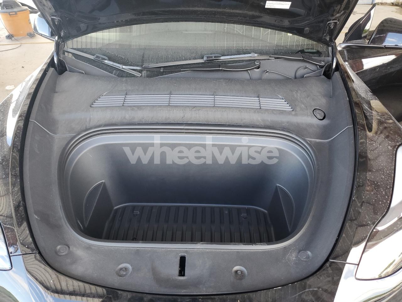 Photo 11 of 2024 TESLA MODEL Y (VIN 7SAYGAEE2RF212375)