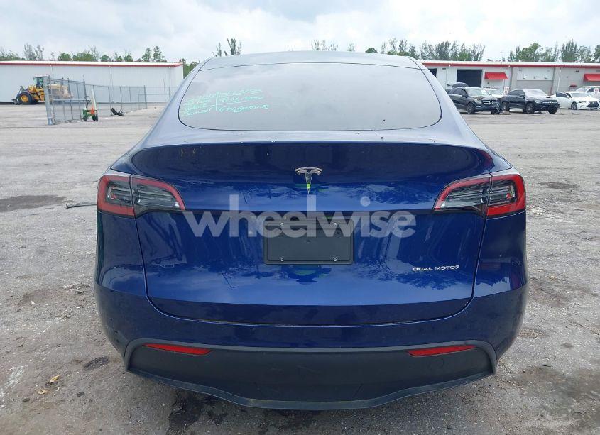 Photo 17 of 2022 Tesla Model Y LONG RANGE DUAL MOTOR ALL-WHEEL DRIVE (VIN 7SAYGAEE3NF394274)