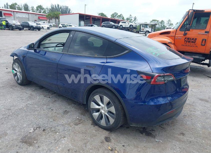 Photo 3 of 2022 Tesla Model Y LONG RANGE DUAL MOTOR ALL-WHEEL DRIVE (VIN 7SAYGAEE3NF394274)
