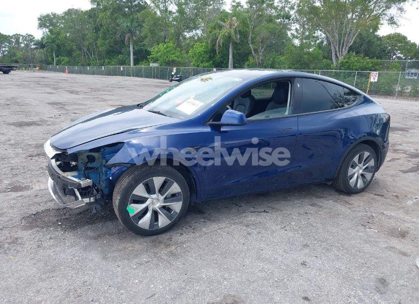 Photo 6 of 2022 Tesla Model Y LONG RANGE DUAL MOTOR ALL-WHEEL DRIVE (VIN 7SAYGAEE3NF394274)