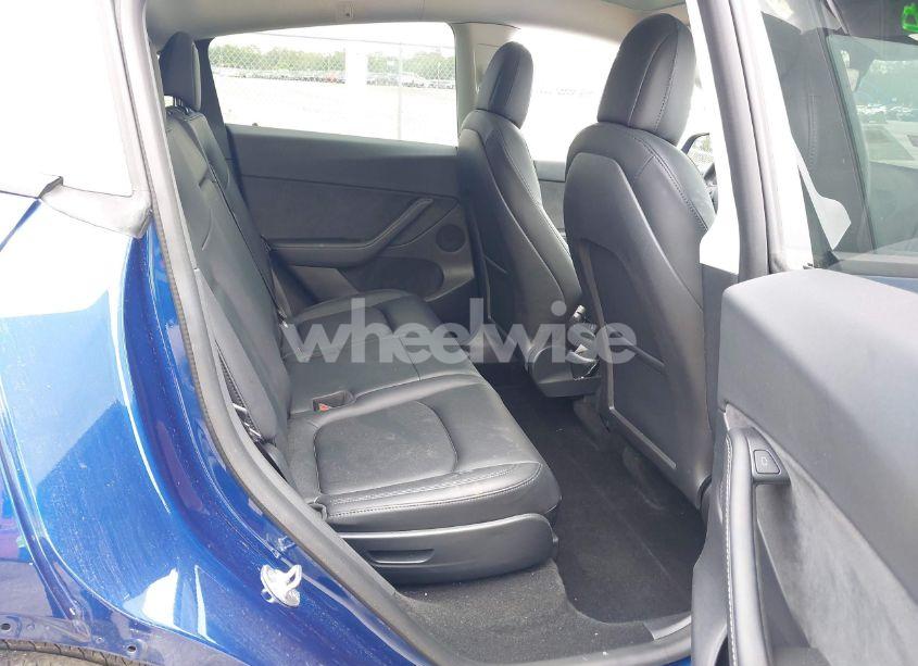 Photo 8 of 2022 Tesla Model Y LONG RANGE DUAL MOTOR ALL-WHEEL DRIVE (VIN 7SAYGAEE3NF394274)