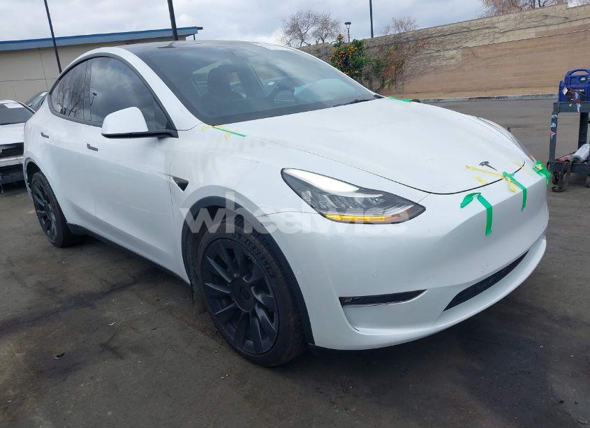 2022 Tesla Model Y LONG RANGE DUAL MOTOR ALL-WHEEL DRIVE (VIN 7SAYGAEE3NF575178) main photo