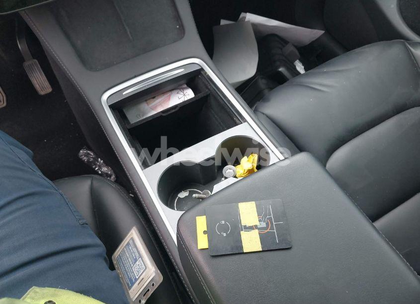 Photo 11 of 2022 Tesla Model Y LONG RANGE DUAL MOTOR ALL-WHEEL DRIVE (VIN 7SAYGAEE3NF575178)