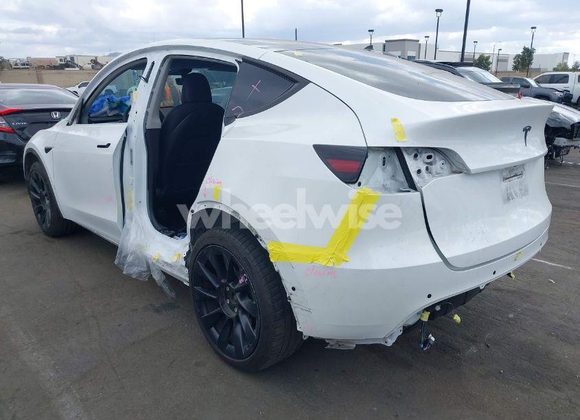Photo 3 of 2022 Tesla Model Y LONG RANGE DUAL MOTOR ALL-WHEEL DRIVE (VIN 7SAYGAEE3NF575178)