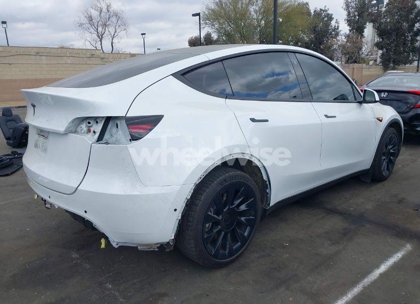 Photo 4 of 2022 Tesla Model Y LONG RANGE DUAL MOTOR ALL-WHEEL DRIVE (VIN 7SAYGAEE3NF575178)