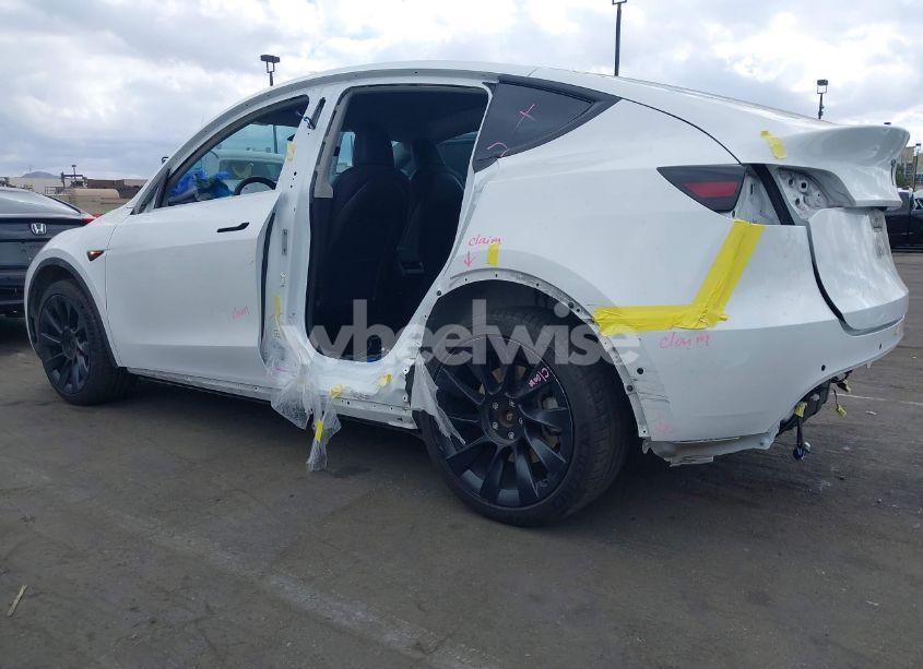 Photo 6 of 2022 Tesla Model Y LONG RANGE DUAL MOTOR ALL-WHEEL DRIVE (VIN 7SAYGAEE3NF575178)