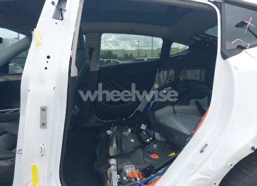 Photo 8 of 2022 Tesla Model Y LONG RANGE DUAL MOTOR ALL-WHEEL DRIVE (VIN 7SAYGAEE3NF575178)