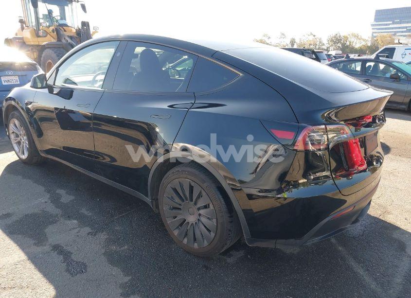 Photo 3 of 2023 Tesla Model Y AWD/LONG RANGE DUAL MOTOR ALL-WHEEL DRIVE (VIN 7SAYGAEE3PF883034)