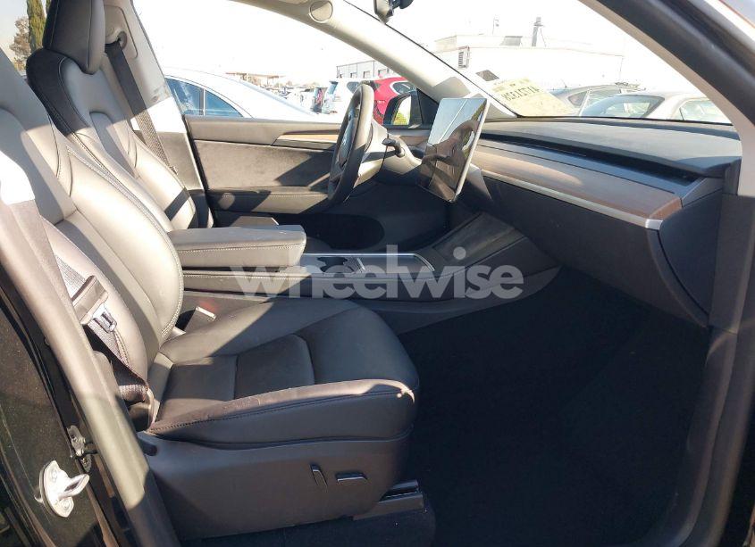 Photo 5 of 2023 Tesla Model Y AWD/LONG RANGE DUAL MOTOR ALL-WHEEL DRIVE (VIN 7SAYGAEE3PF883034)