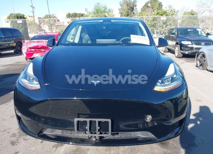 Photo 6 of 2023 Tesla Model Y AWD/LONG RANGE DUAL MOTOR ALL-WHEEL DRIVE (VIN 7SAYGAEE3PF883034)