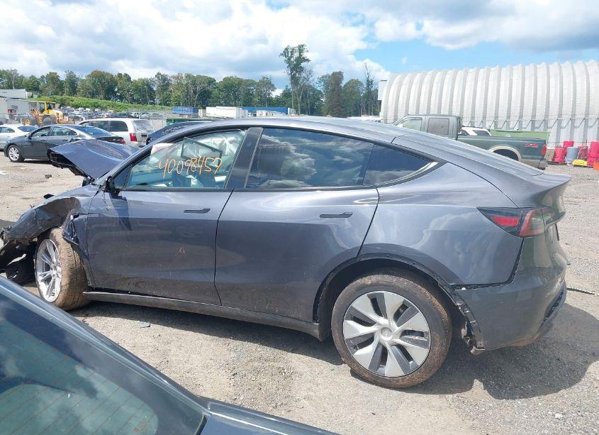Photo 13 of 2023 Tesla Model Y AWD/LONG RANGE DUAL MOTOR ALL-WHEEL DRIVE (VIN 7SAYGAEE3PF905291)