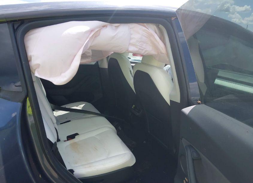 Photo 8 of 2023 Tesla Model Y AWD/LONG RANGE DUAL MOTOR ALL-WHEEL DRIVE (VIN 7SAYGAEE3PF905291)